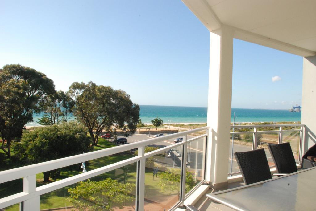 Spinnakers By Rockingham Apartments Exterior foto